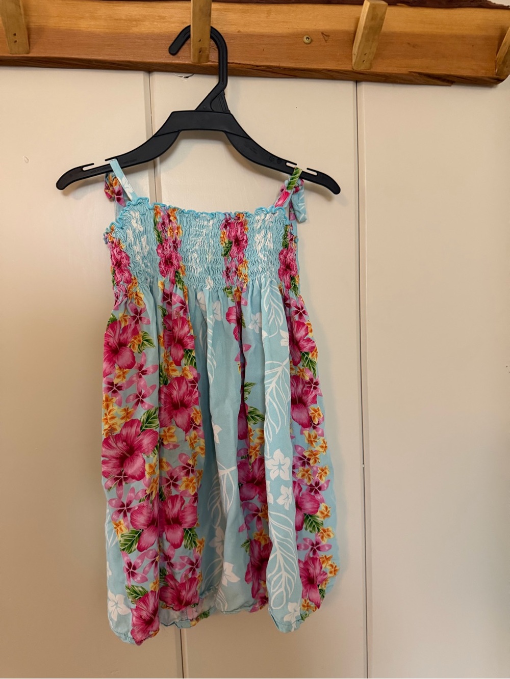 Leilani Collection Hawaiian Girls Size 4 Blue Hawaiian Floral Smocked Sundress